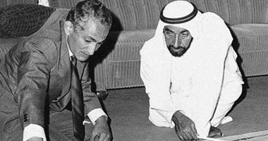 المهندس المصري الراحل عبد الرحمن مخلوف مع الشيخ الراحل زايد