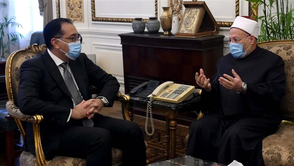 رئيس الوزراء ومفتي الجمهورية