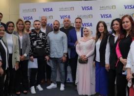 داليا الباز مع العملاء الفائزين