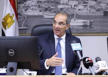 عمرو طلعت وزير الاتصالات 