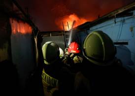 حريق مستودع وقود في إندونيسيا