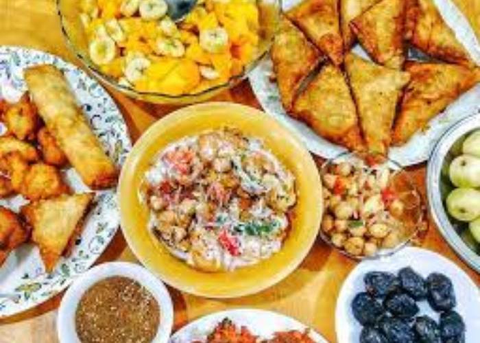 تناول طعام صحي متوازن في رمضان