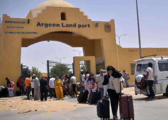 منفذ أرقين البري بين مصر والسودان