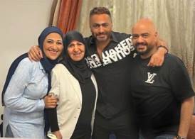 تامر حسني يحتفل بعيد ميلاده بصحبة عائلته