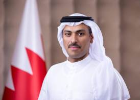 وزير الإعلام البحرينى الدكتور رمزان النعيمى