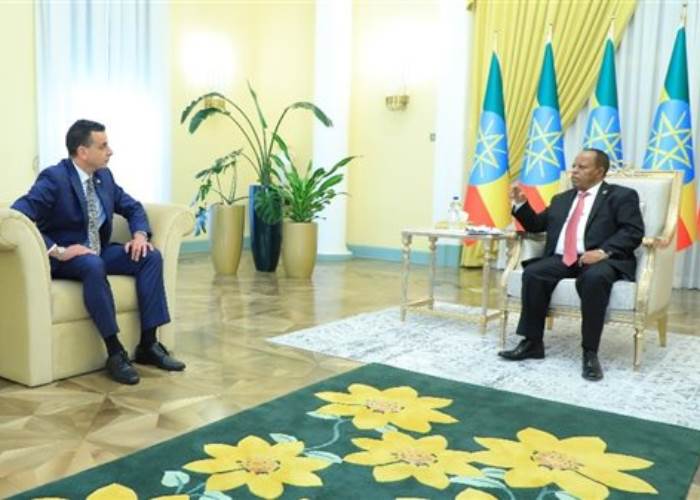 الرئيس الأثيوبي والسفير المصري الرئيس الأثيوبي والسفير المصري