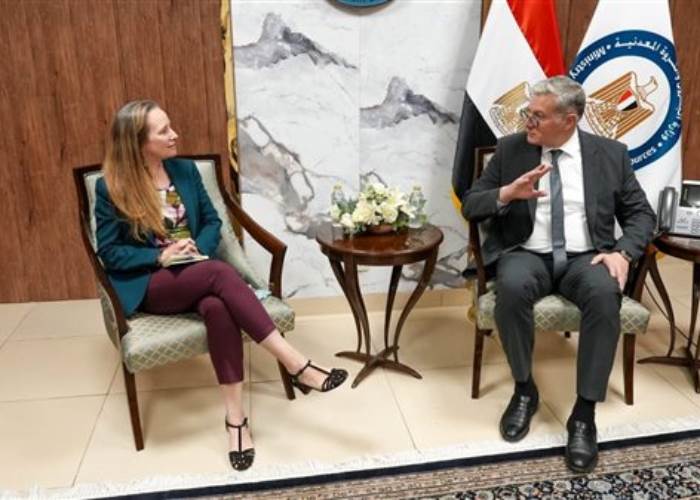 وزير البترول ومسؤولي البنك الدولي