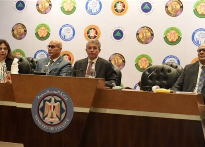 رئيس مصلحة الجمارك 