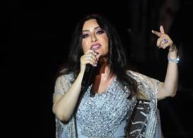 الفنانة لطيفة 