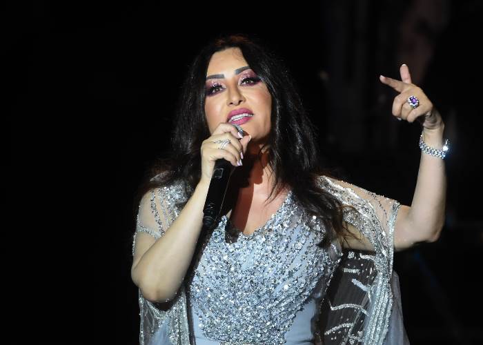 الفنانة لطيفة الفنانة لطيفة
