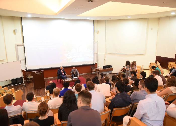 الجامعة الأمريكية بالقاهرة الجامعة الأمريكية بالقاهرة