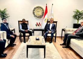 وزير الاستثمار والسفير الهندي