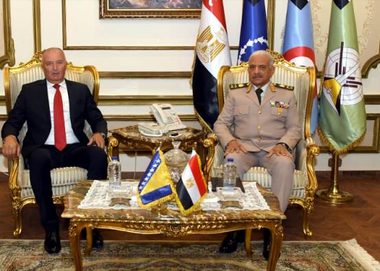 وزير الدفاع ونظيره بالبوسنة والهرسك 