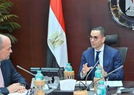 حسن الخطيب وزير الاستثمار 