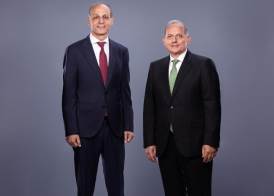 هشام عكاشة وهاني السمرة 