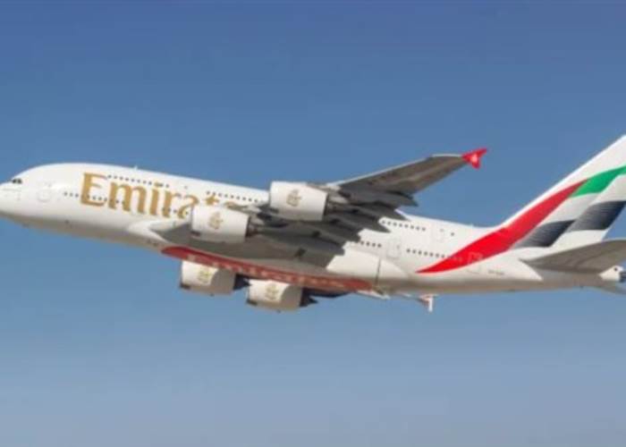 طيران الإمارات 