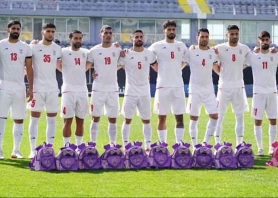 لاعبو منتخب إيران