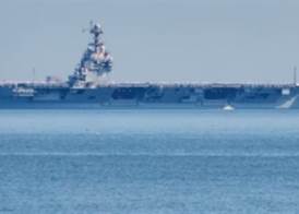 حاملة الطائرات 