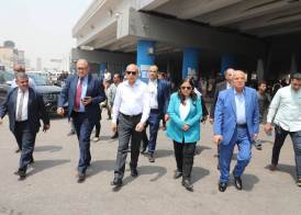 محافظ القاهرة أثناء الجولة 