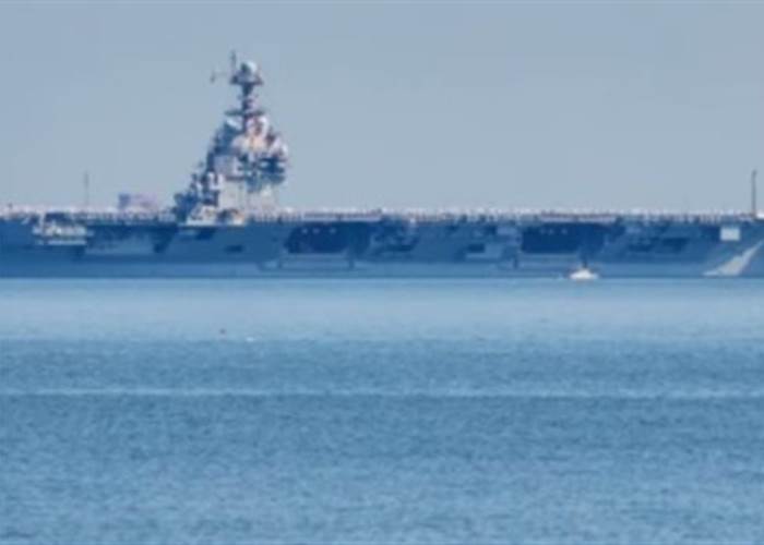 حاملة الطائرات 