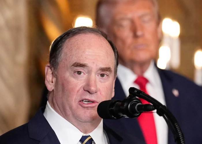 وزير البحرية الأمريكية 