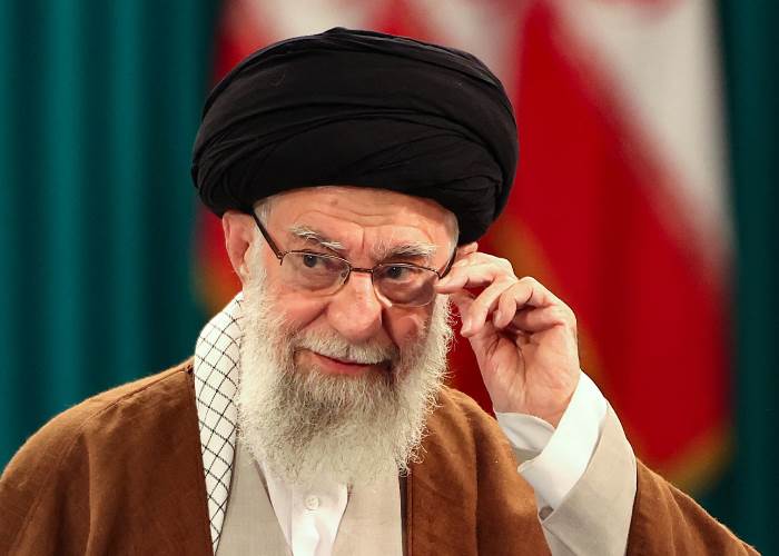  علي خامنئى 